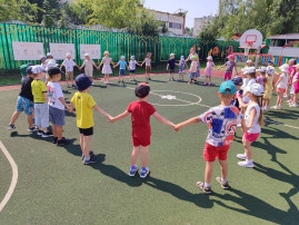 Праздничная эстафета ко Дню семьи, любви и верности Праздничная эстафета ко Дню семьи, любви и верности.